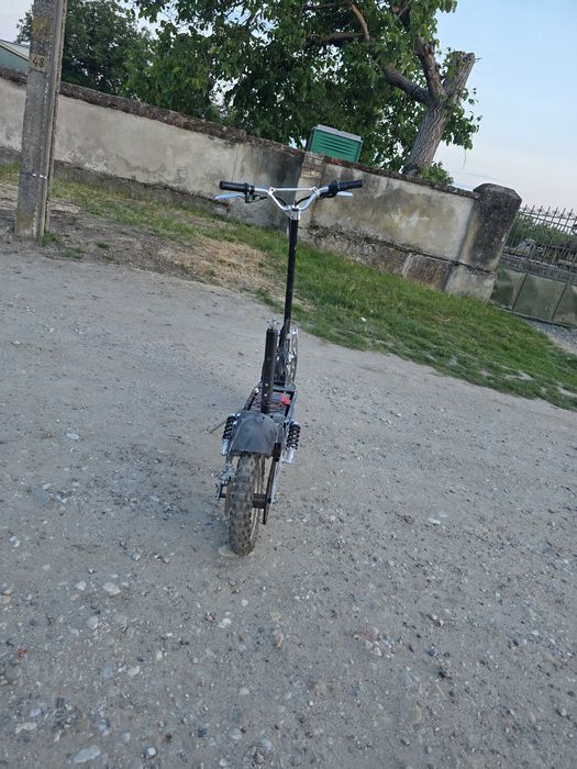 Vând trotinetă electrică viron
