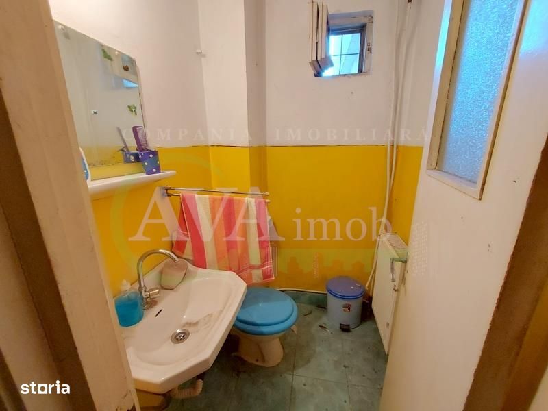 Apartament 3 decomandate, parter, 2 bai, zona Cornisa