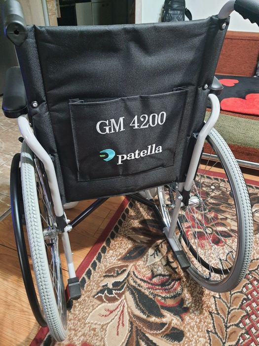 Vând cărucior nou pentru persoane cu dizabilități