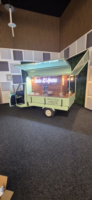 Piaggio ape prosecco van