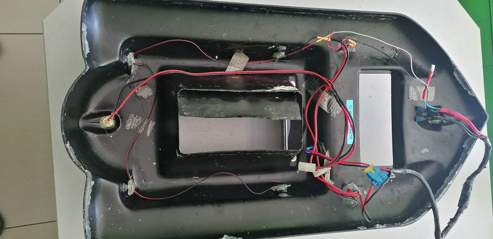 Корпус за лодка за захранка