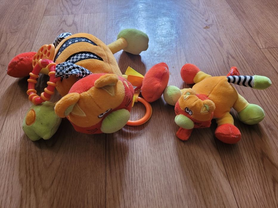 Игрушки погремушки для малыша