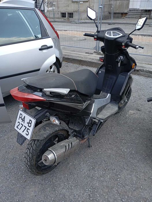 Продавам скутер Chinchi 125 куб.дм.