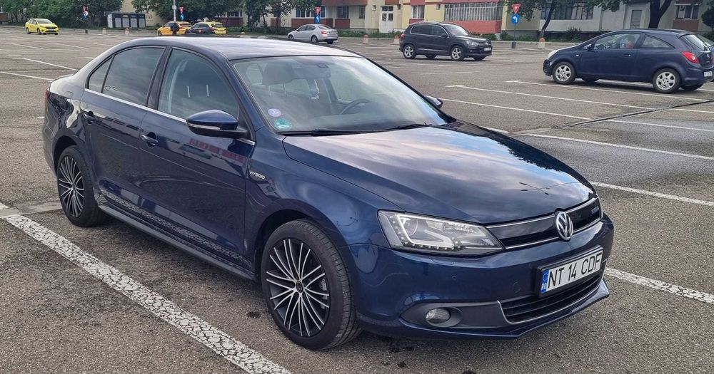 VOLKSWAGEN Jetta 2013 — imagine 3