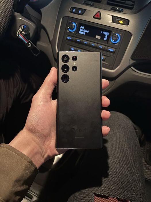 Продаётся или обмен самсунг S22 ultra.