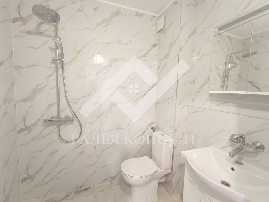 Продава се Тристаен апартамент в Пловдив, Каменица 1 - 170 кв.м за 1548 €/кв.м - Снимка #9