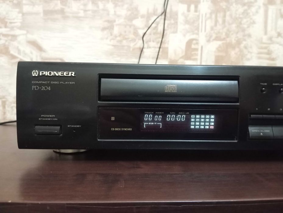 Продам проигрыватель CD дисков PIONEER model PD 204.