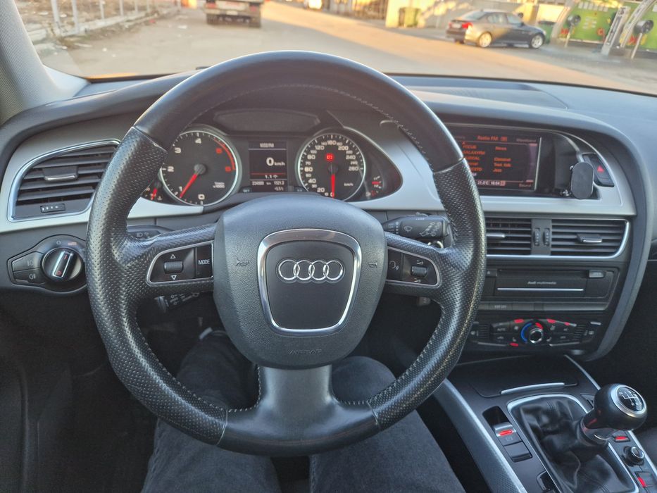 Vând/Schimb A4B8 2010 cu Suv 4x4 Automat