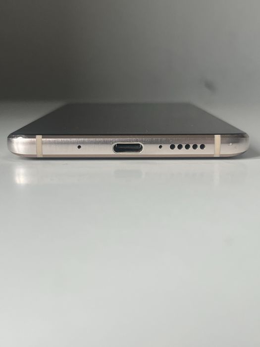 Huawei Mate 10 Pro 6GB RAM / 128GB – отлично състояние