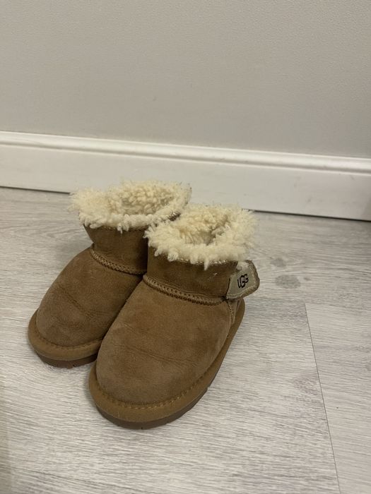 Продам детские угги