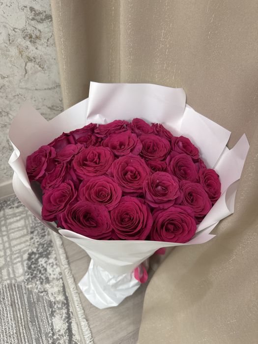 Розовый роза  белый оформл