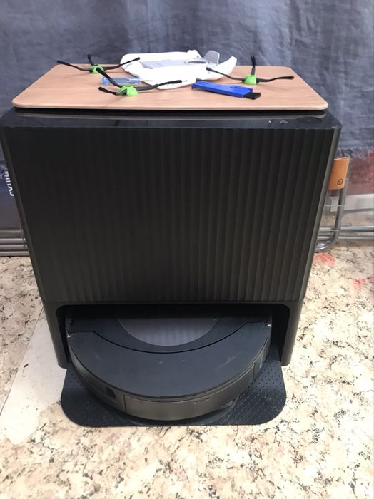 Робот прахосмукачка iRobot Roomba Combo j9+