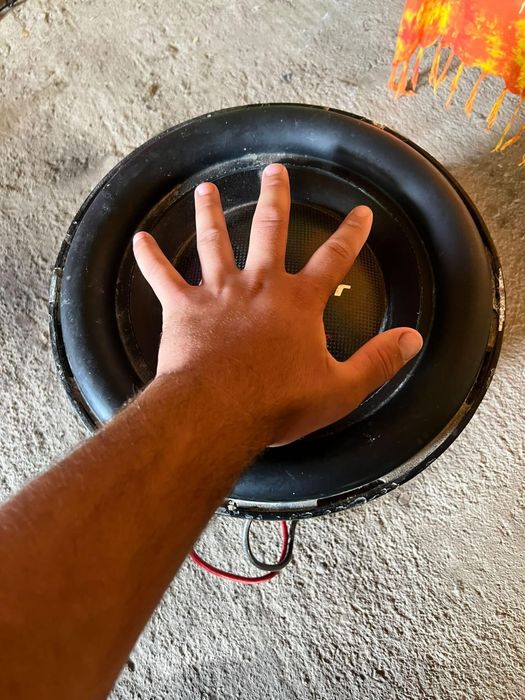 Vând/schimb cu iPhone 15 pro Max Subwoofer  Pioneer 6000W perfect funcțional