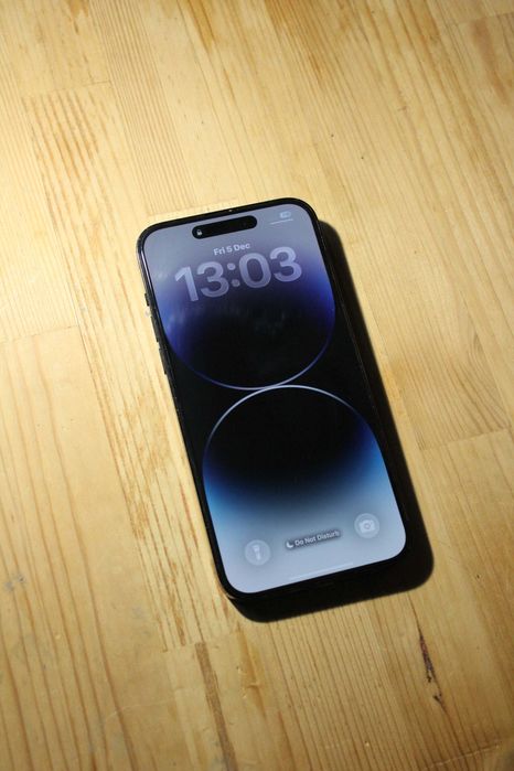 iPhone 14 Pro Max Space Black + 8 Huse