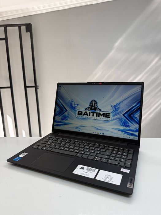 Ноутбук Lenovo V15