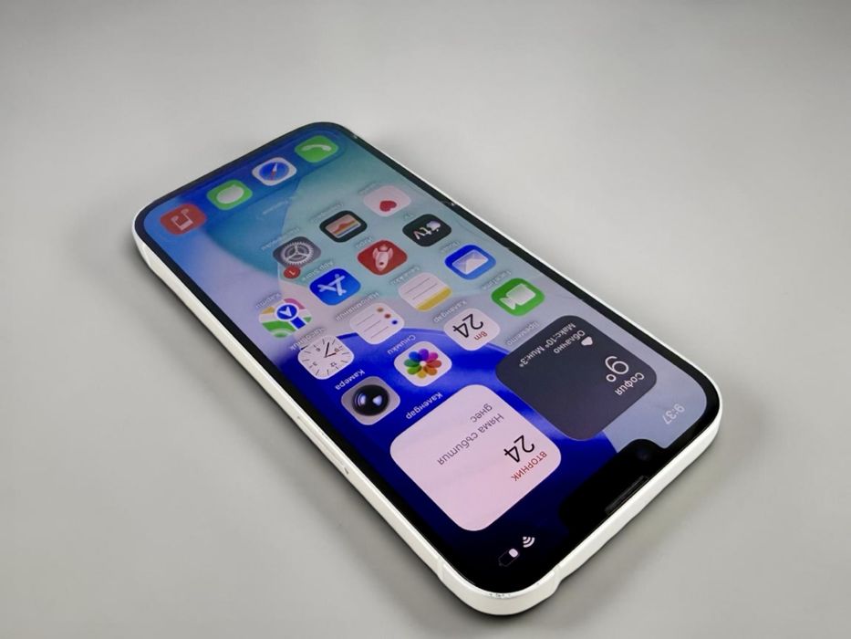Apple iPhone 14 128GB Starlight Отличен!