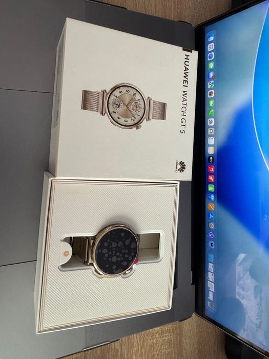 Kато нов!  Смарт часовник HUAWEI WATCH GT 5 41mm GOLD