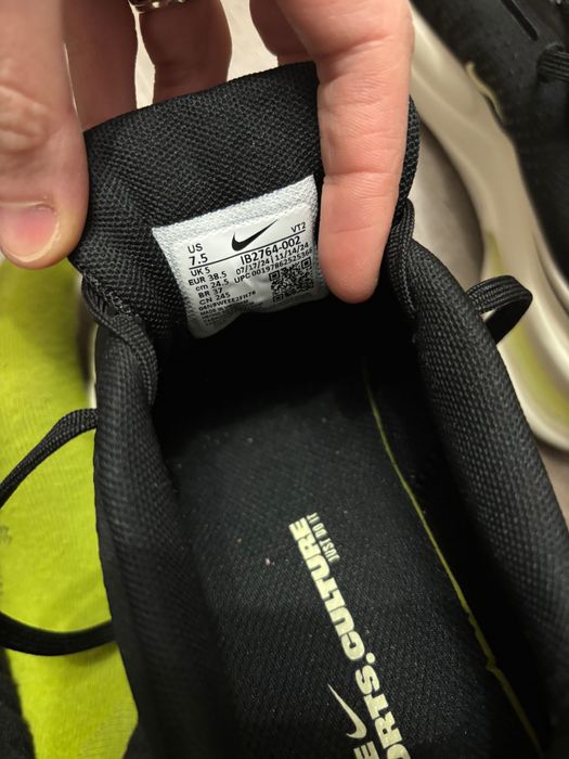 Маратонки NIKE - 38,5