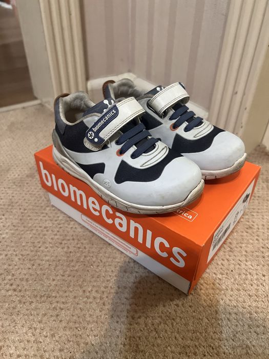 Кроссовки Biomechanics, 25 р