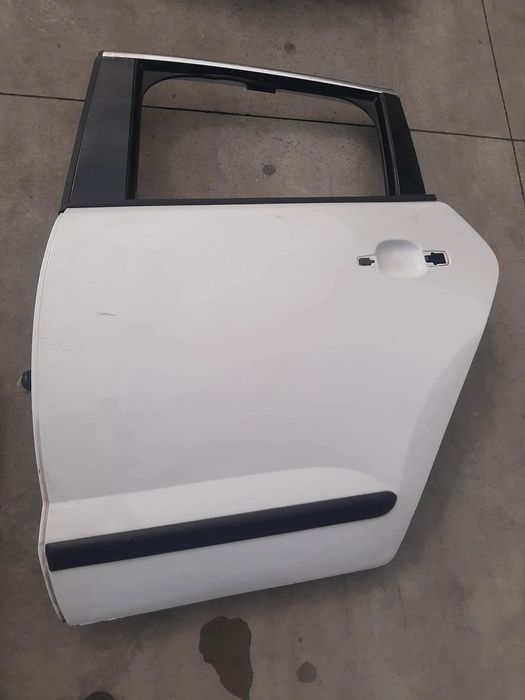usa portiera stanga spate peugeot 3008
