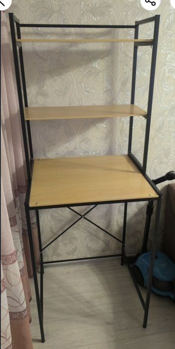 Стеллаж над стиральной машинкой.