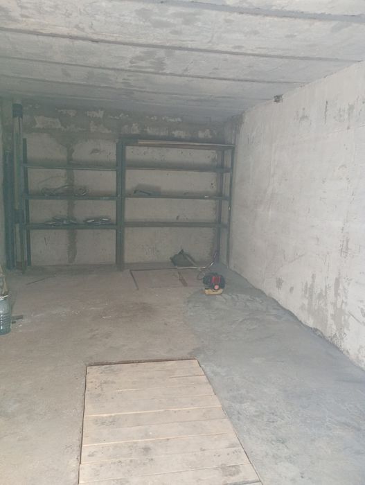 Продам гараж в 10 общ