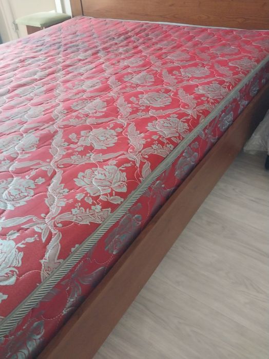 Продам матрас 160/200