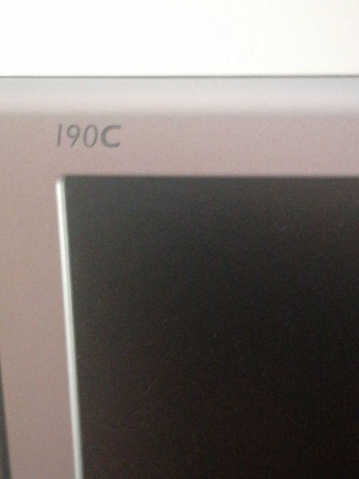 Монитор 19' Philips