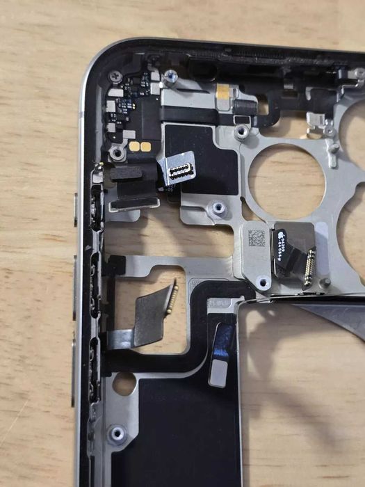 Оригинальный корпус iPhone 15 Pro