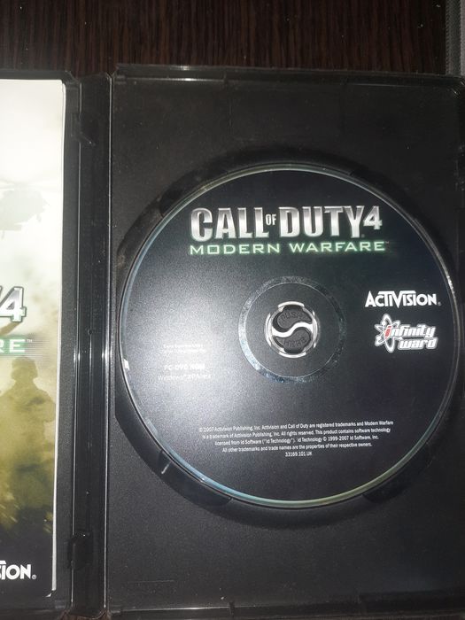 Vând joc de colecție call of duty modern warfare 4 din 2007