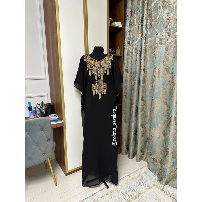 Арабская абая, вечернее платье