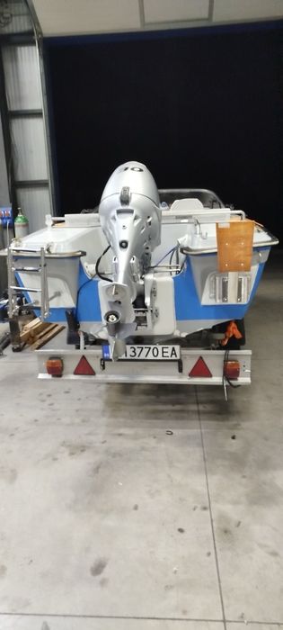 Лодка с НОВ двигател Honda 30кс