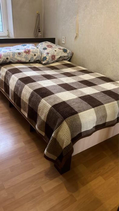 Продам спальный гарнитур
