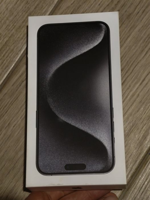 Продавам apple iphone 15 pro max 256gb