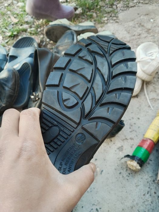 Рабочи аяк киым 15000 нан