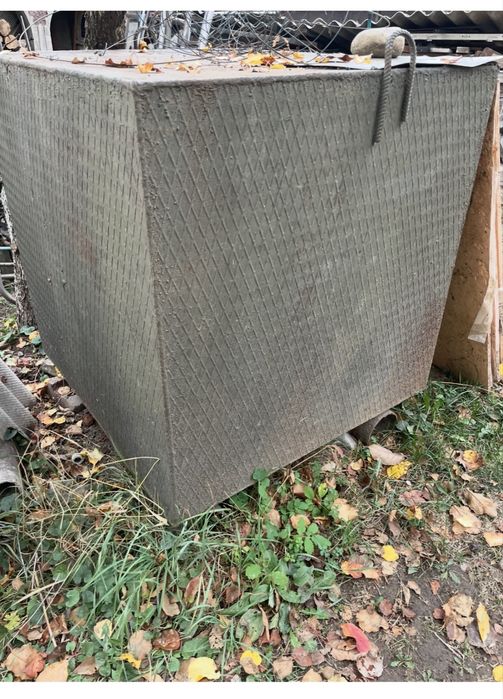 Металическая емкость для воды