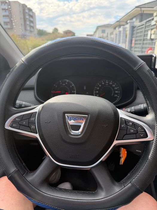 Persoana fizica vand dacia logan 3