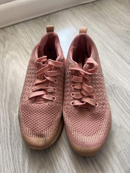 Аяқ киімдер тегін беремін