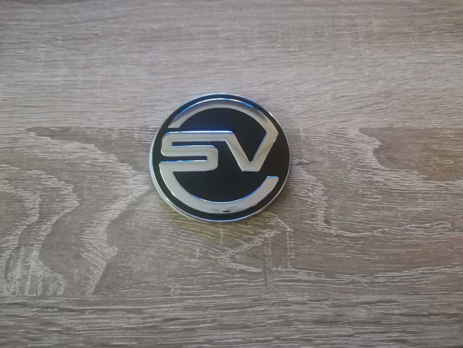 Range Rover SV сребристо с черно емблема нов модел