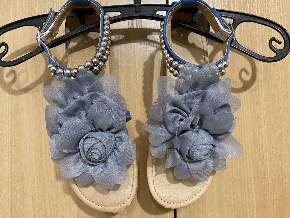 Дамски сандали