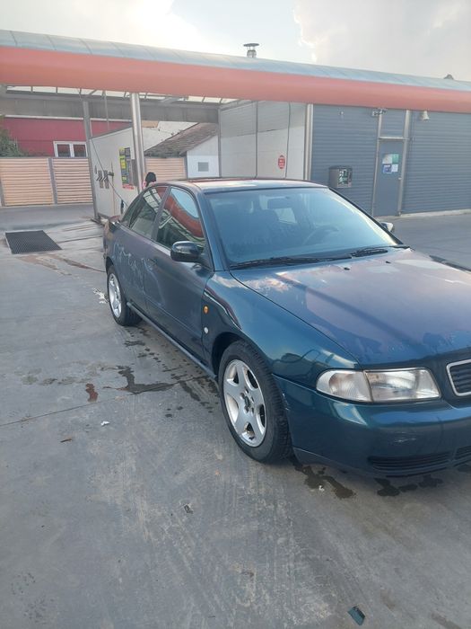 Vând Audi a4b51,8t