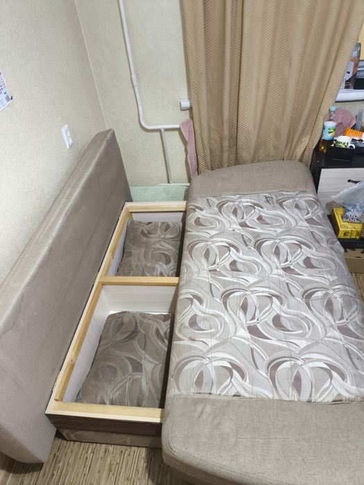 Продаётся диван 10.000