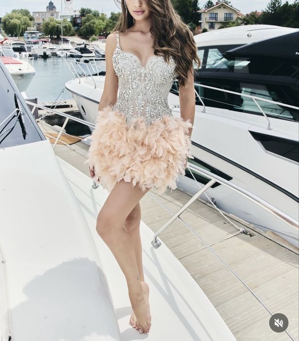 Вечернее платье мини