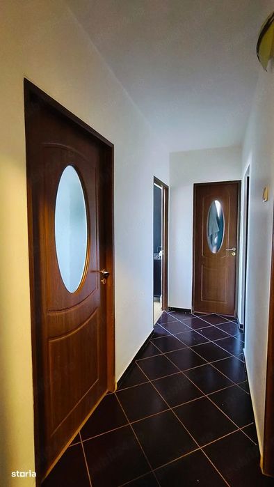 Apartament 3 camere +boxa Cetatuia- Frumoasa