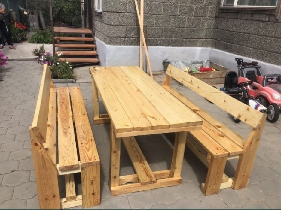 Продажа комплекта (стол, лавки)