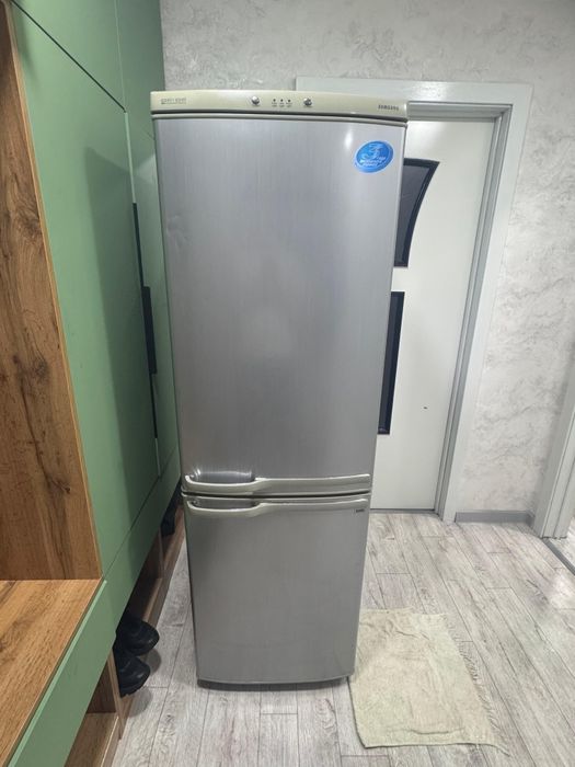Продам холодильник Samsung