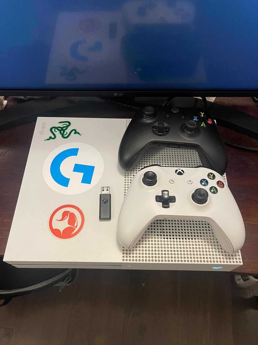 Xbox One S 500GB, 2 Controllere, Wireless USB Adapter, Constanța