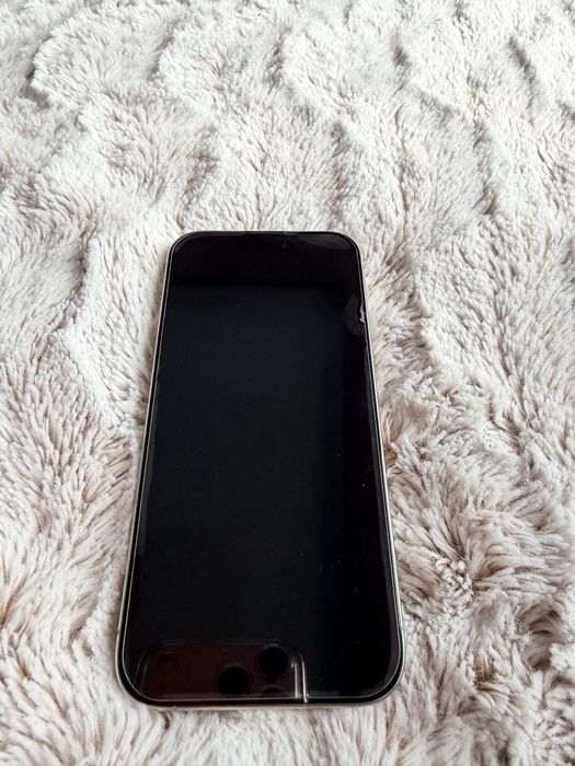 Iphone 15 pro запазен