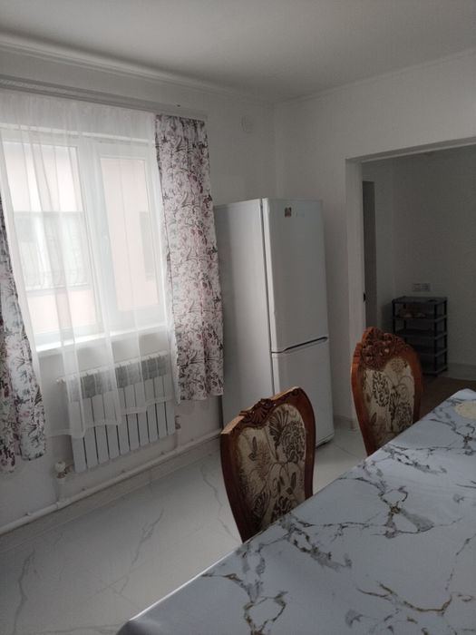 Жанадан салынган сарай жалданады