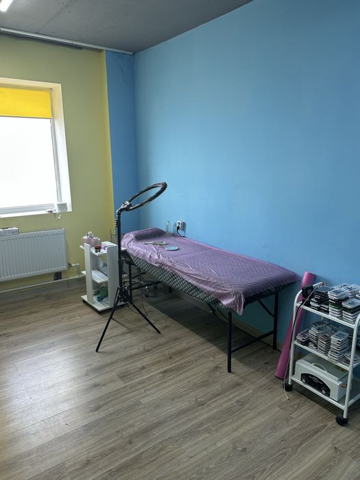 Сдам кушетку мастеру, студия наращивания